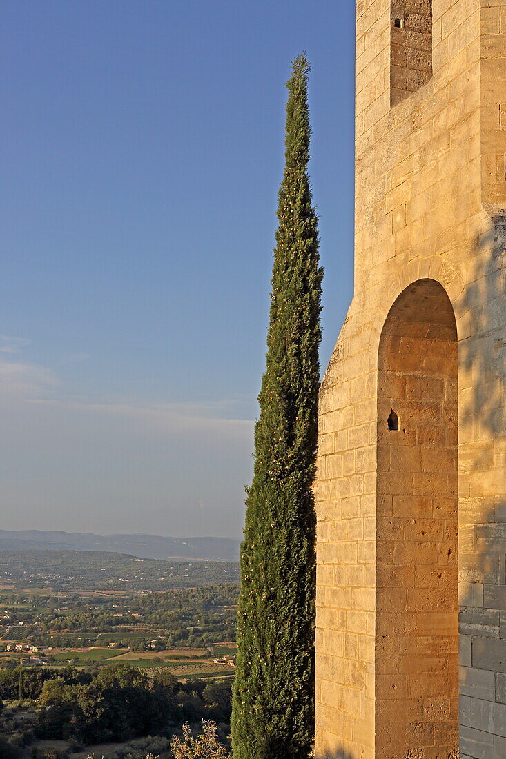 Eglise Notre-Dame-Dalidon in the castle of Oppède-le-Vieux, Vaucluse, Provence-Alpes-Côte d'Azur, France