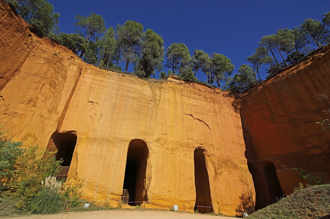 Ockerabbau in Buoux, Vaucluse, Provence-Alpes-Côte d'Azur, Frankreich