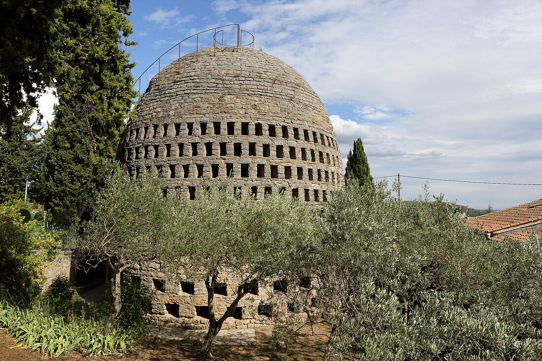 Air shaft, (Puits aeriens) built to filter water from the air, Trans-en-Provence, Provence-Alpes-Côte d'Azur, France