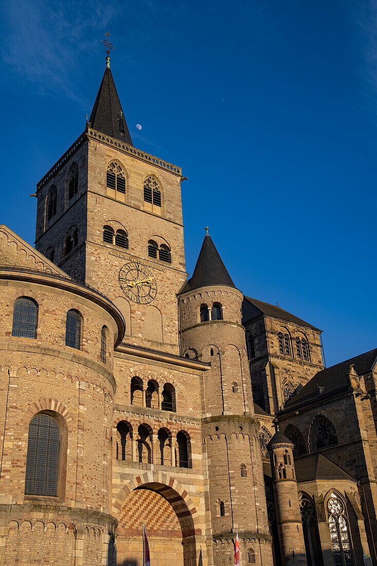 Außenansicht Trierer Dom, Trier, Rheinland-Pfalz, Deutschland, Europa