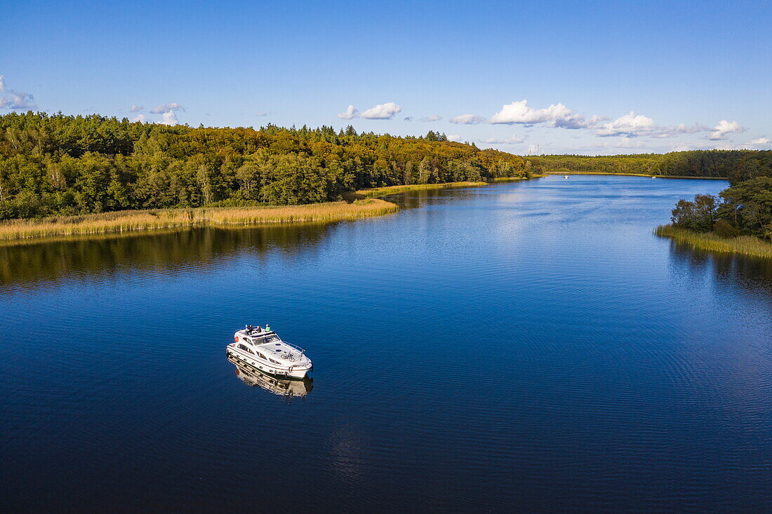 Aerial view of a Le Boat Elegance houseboat on the Tietzowsee, near Rheinsberg, Brandenburg, Germany, Europe