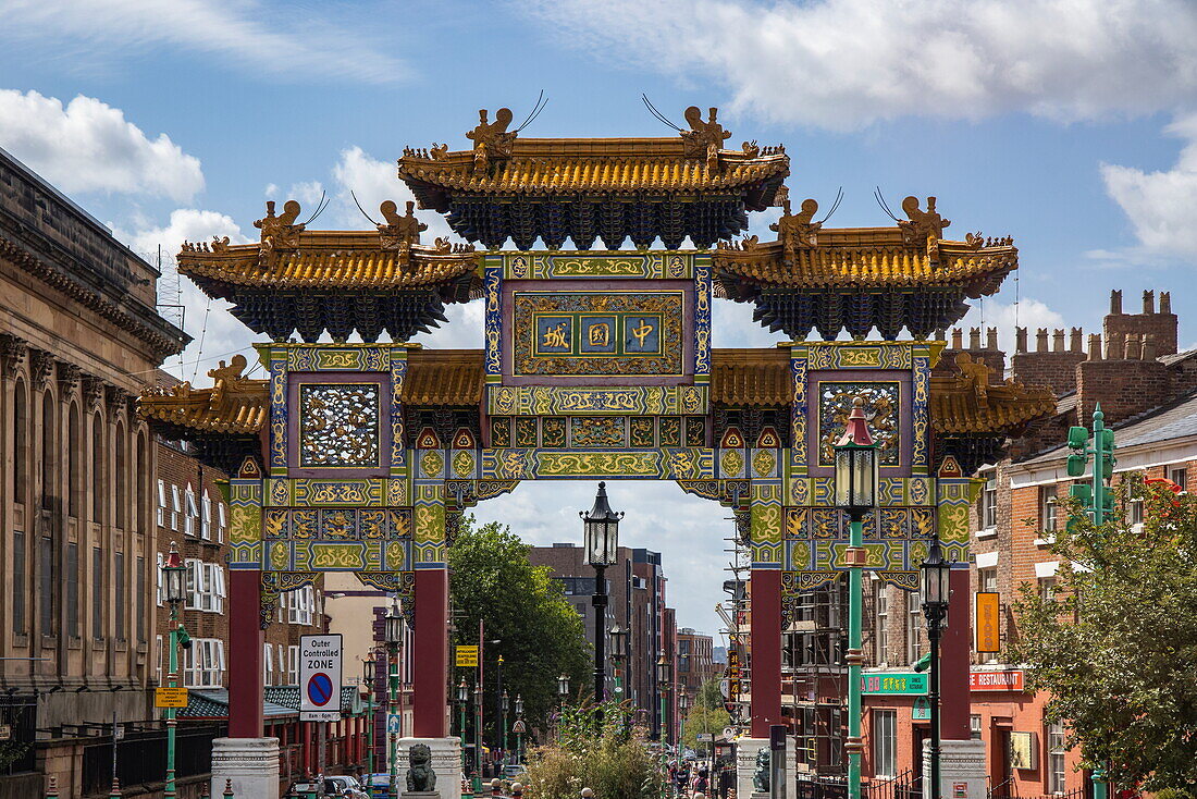 Tor zur Chinatown auf der Nelson Street, Liverpool, England, Vereinigtes Königreich, Europa