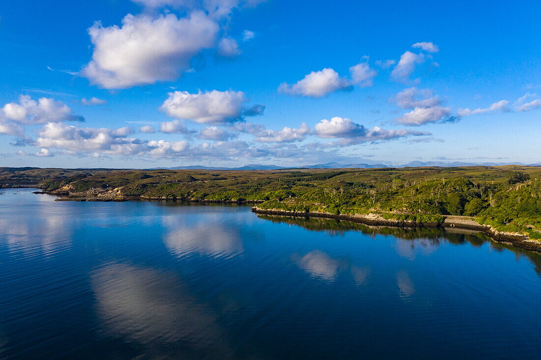 Luftaufnahme von Küste, Stornoway, Lewis and Harris, Äußere Hebriden, Schottland, Vereinigtes Königreich, Europa