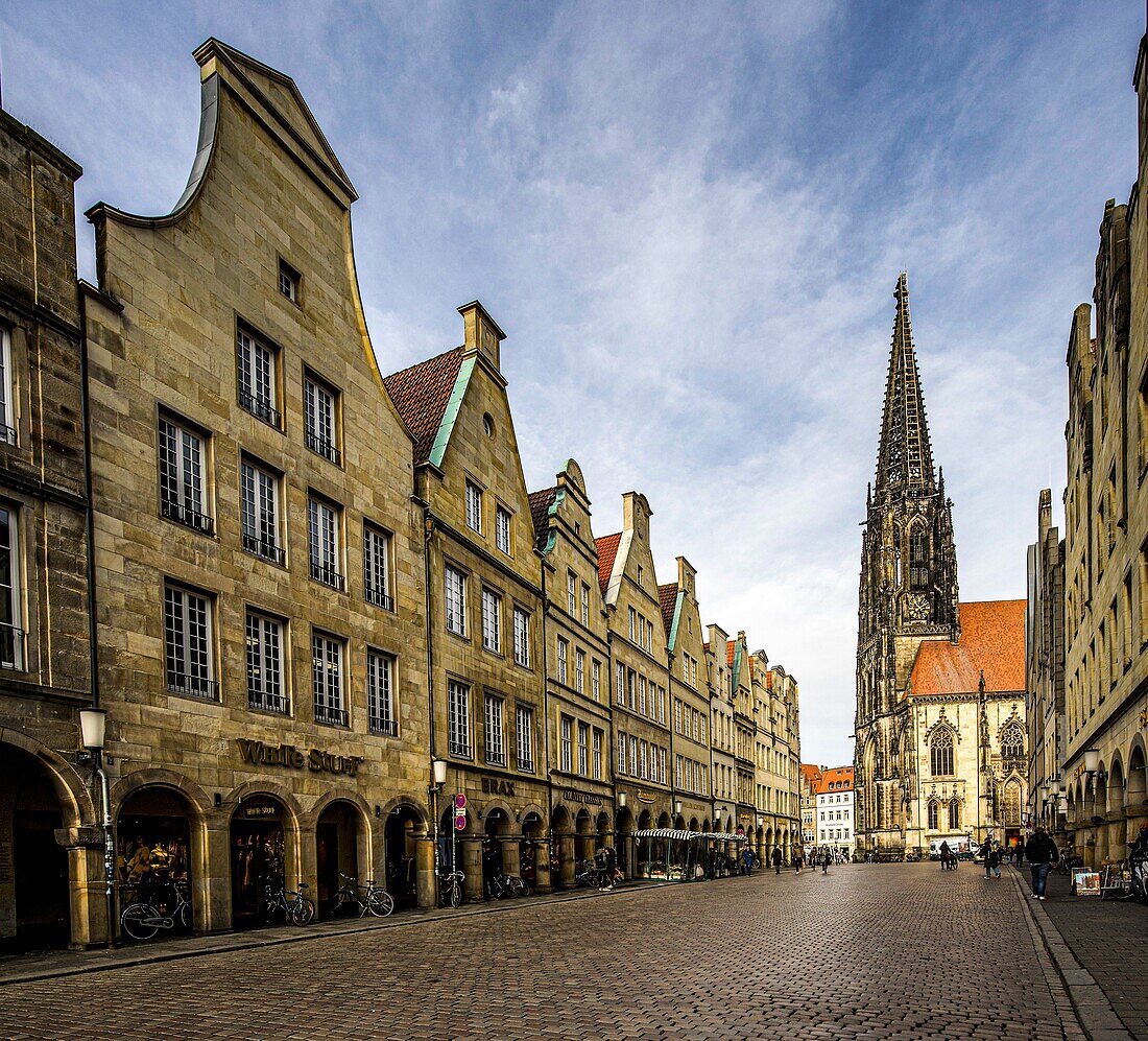 Prinzipalmarkt in Münster mit Blick auf St. Lamberti, Münsterland, Westfalen, Nordrhein-Westfalen, Deutschland