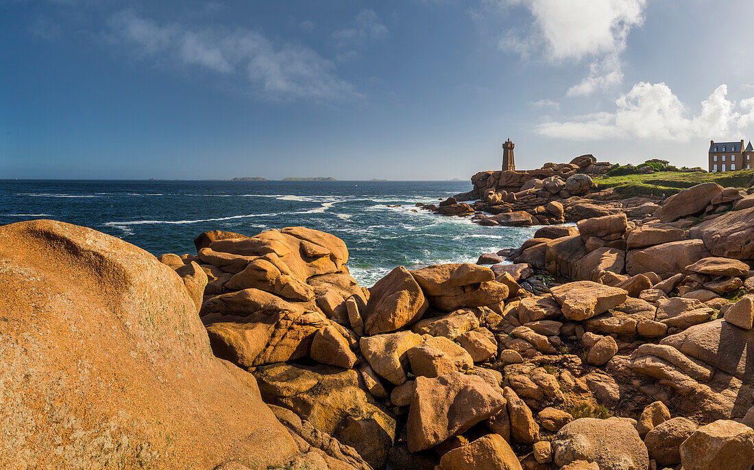 Phare de Ploumanac'h, Perros-Guirec, Brittany, France