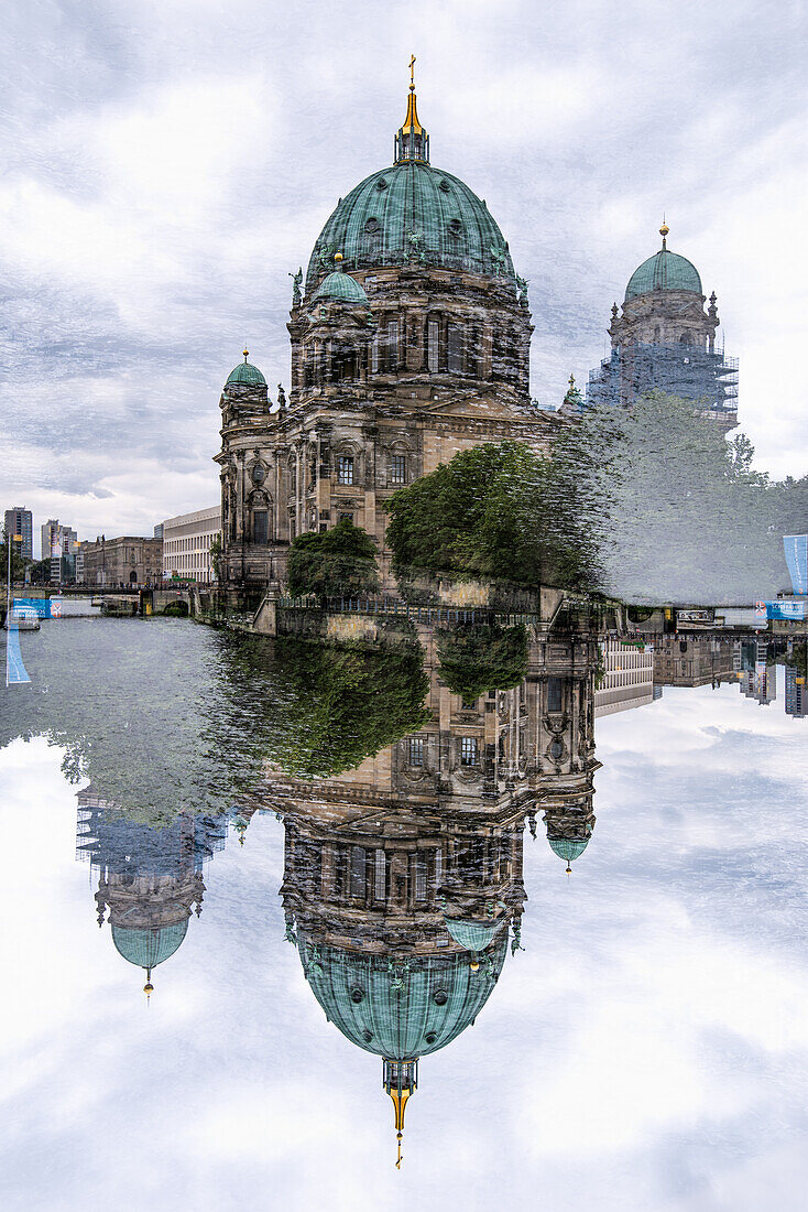 Doppelbelichtung, Berliner Dom von der Friedrichsbrücke aus gesehen, Berlin, Deutschland