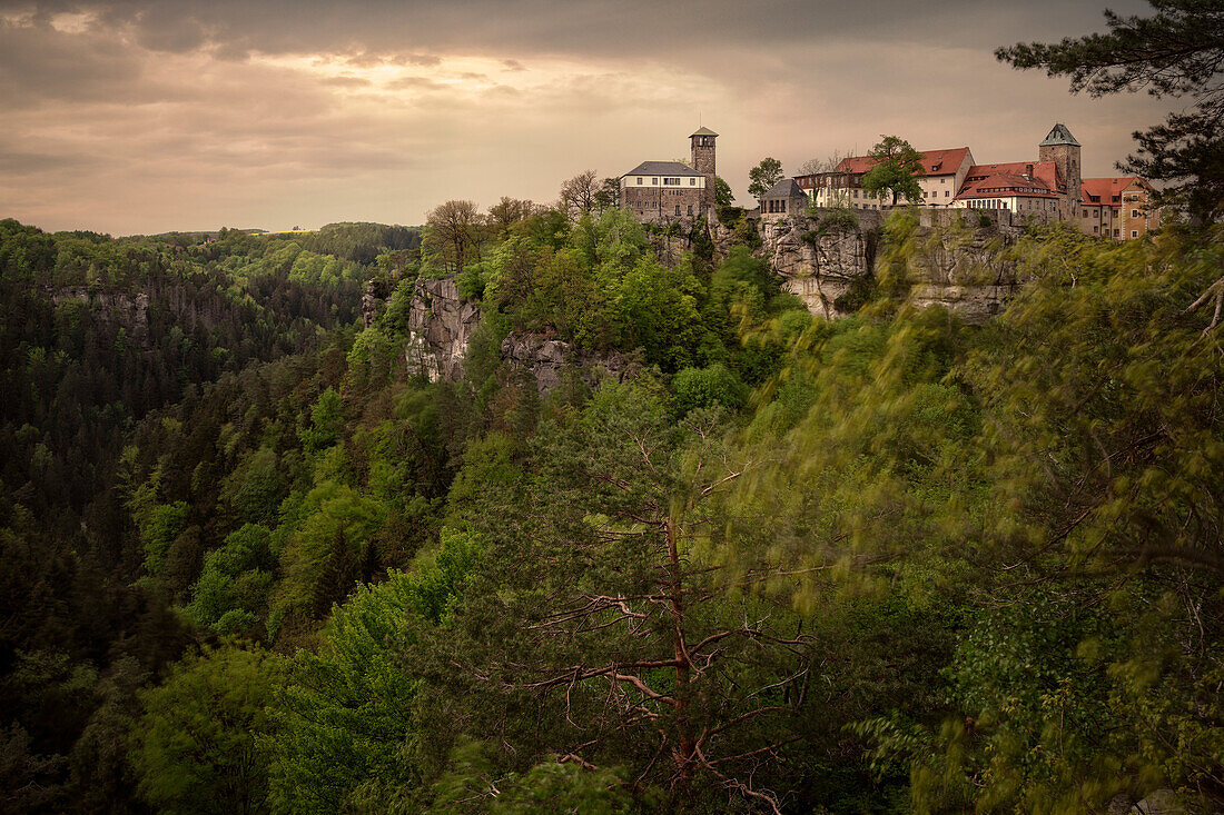 View from the Ritterfelsen on the castle of Hohnstein, Hohnstein, country town in Saxony, Saxon Switzerland-Eastern Ore Mountains district, Saxony, Germany, Europe
