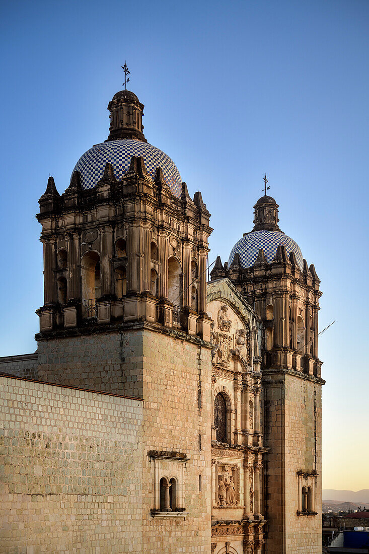the two towers of the Church of Santo Domingo de Guzmán (Templo de Santo Domingo de Guzmán), City of Oaxaca de Juárez, State of Oaxaca, Mexico, North America, Latin America