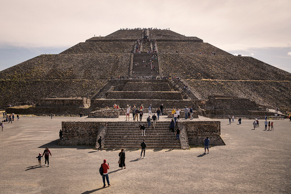 Mondpyramide (Pirámide de la Luna) in Teotihuacán (Ruinenmetropole), Mexiko, Lateinamerika, Nordamerika, Amerika