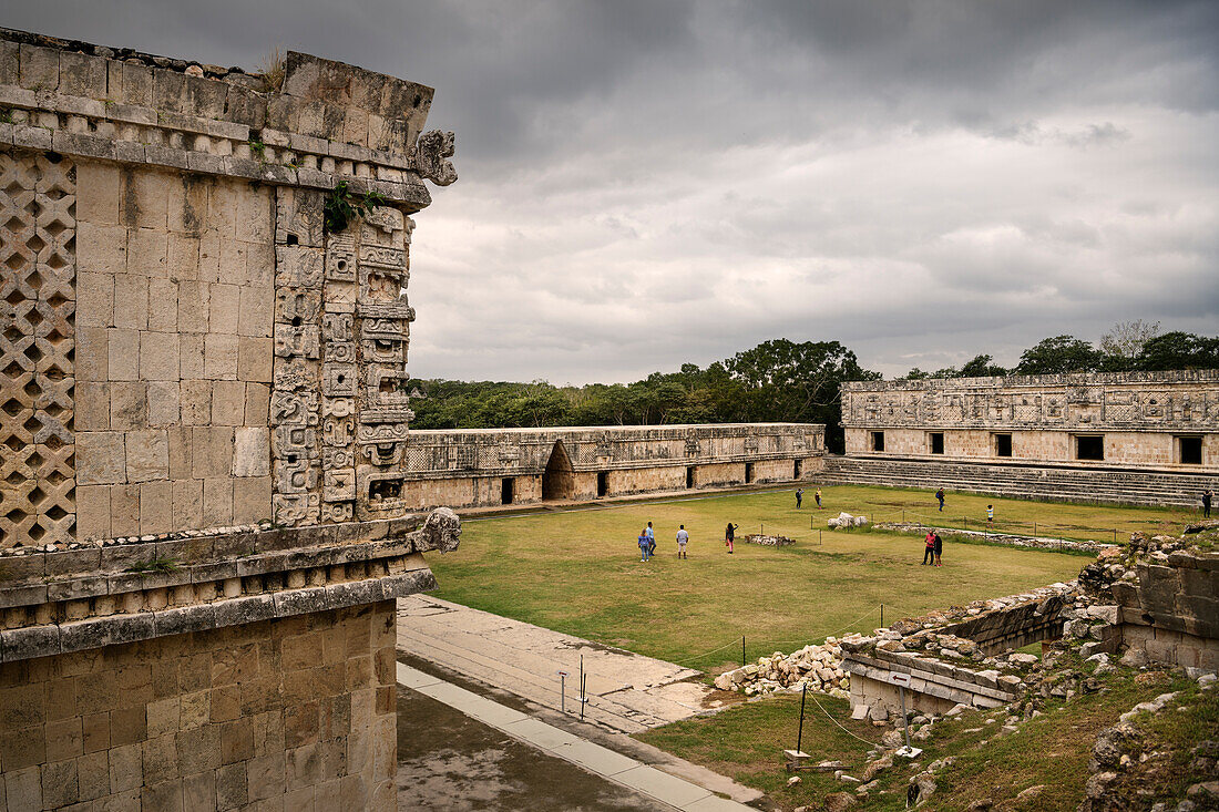 Nonnenviereck, Quadrangle of the Nuns (Cuadrangulo de las Monjas ), Archäologische Zone Uxmal, Maya Ruinenstadt, Yucatán, Mexiko, Zentralamerika, Nordamerika, Amerika