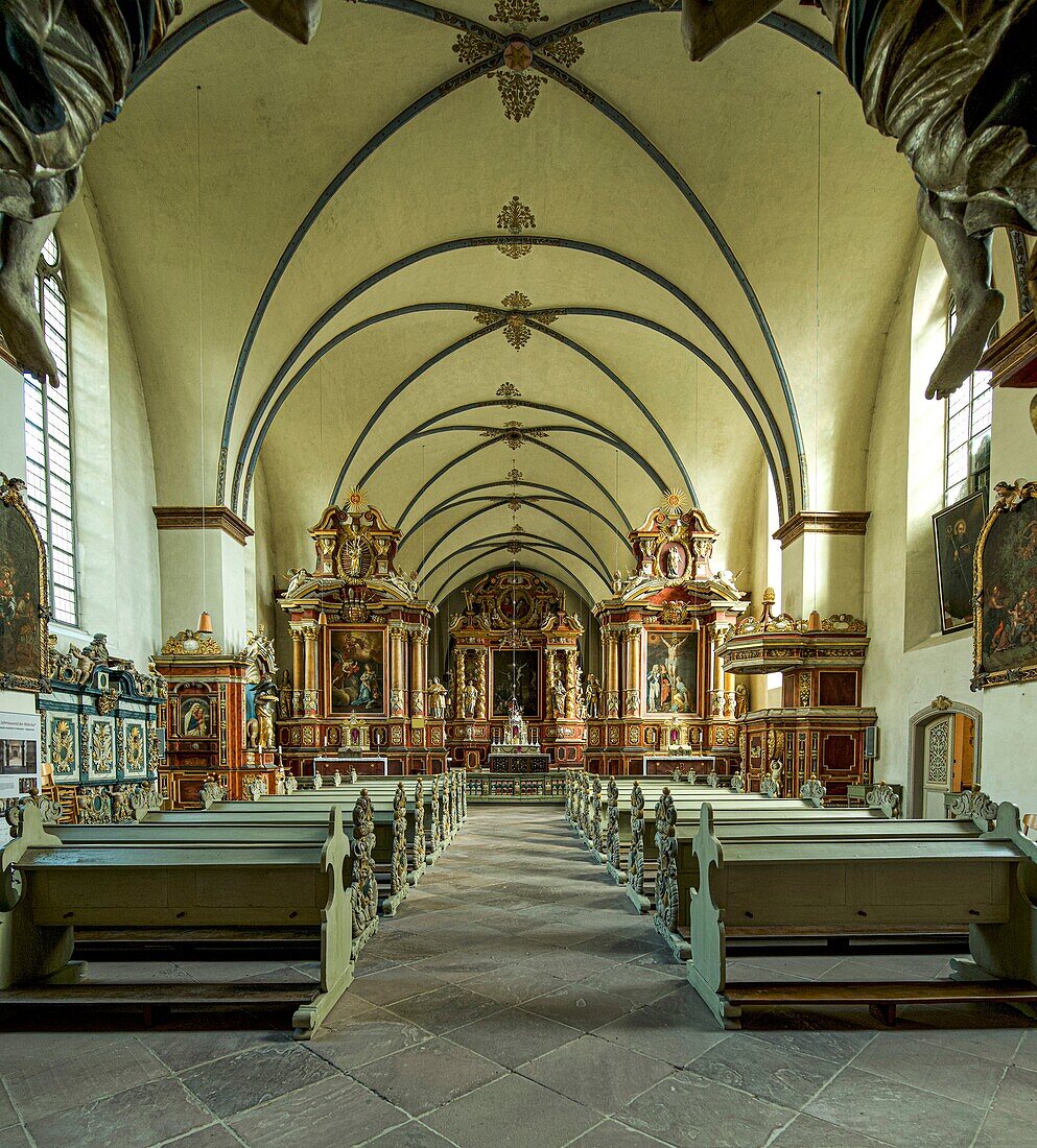 Abteikirche Corvey, Innenraum mit Blick zum Chor, Höxter, Nordrhein-Westfalen, Deutschland