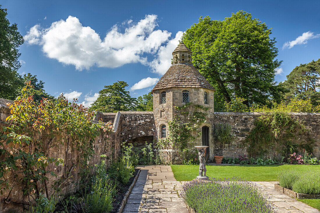 Nymans Garden bei Haywards Heath, West Sussex, England