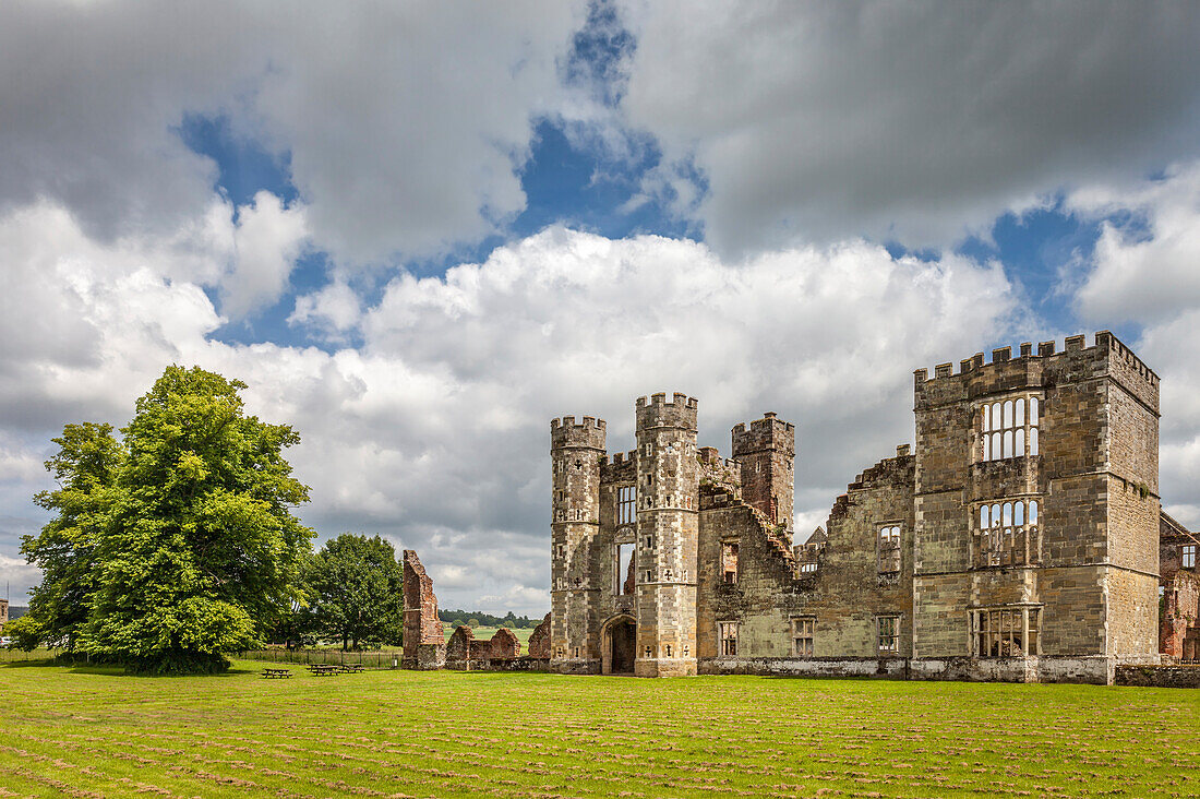 Schloss Cowdray Castle in Midhurst, West Sussex, England