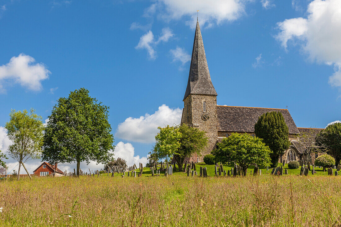 Dorfkirche St. Peter ad Vincula in Wisborough Green, West Sussex, England
