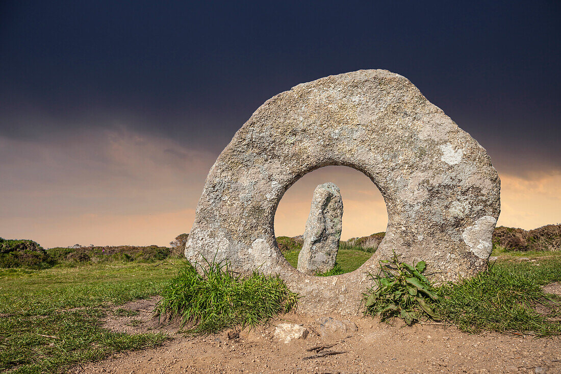 4000 Jahre alte Megalithformation Men-an-Tol, Penwith-Halbinsel, Cornwall, England