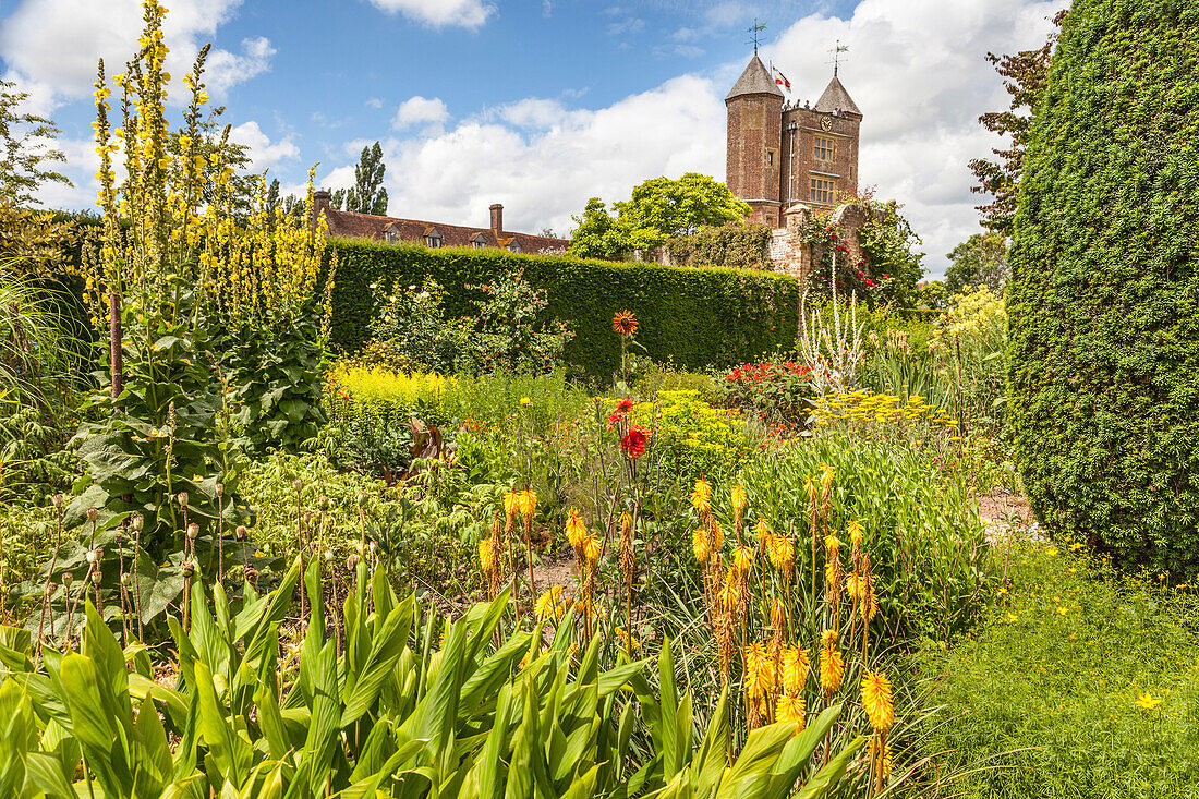 Schlosspark Sissinghurst Castle Garden, Cranbrook, Kent, England