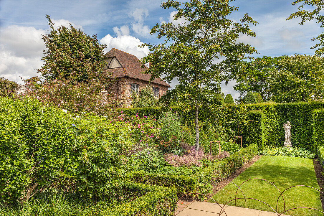 Schlosspark Sissinghurst Castle Garden, Cranbrook, Kent, England