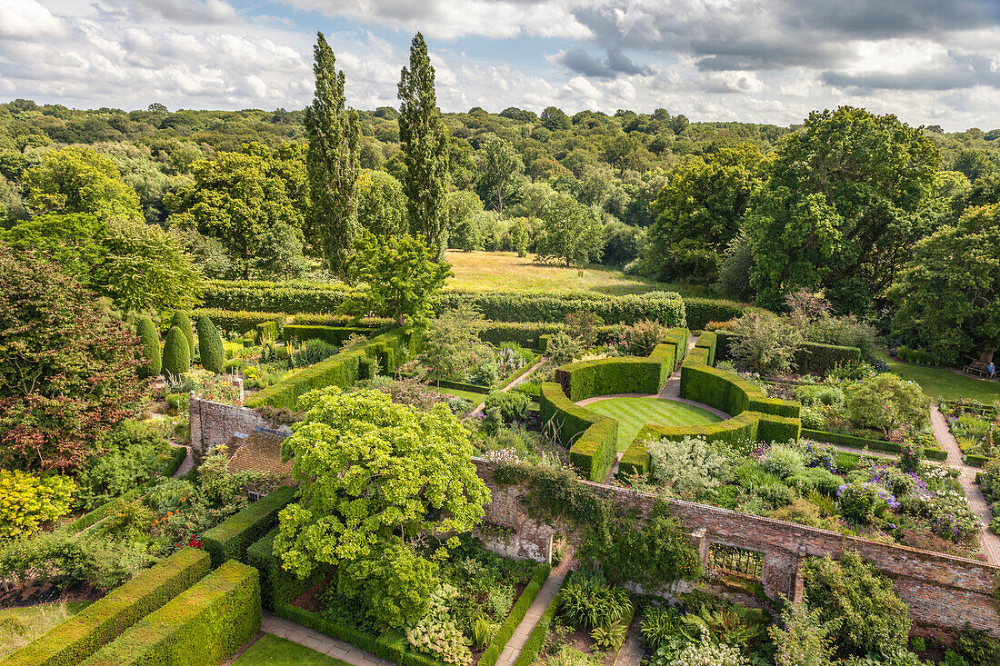Gartenzimmer im Sissinghurst Castle Garden, Cranbrook, Kent, England