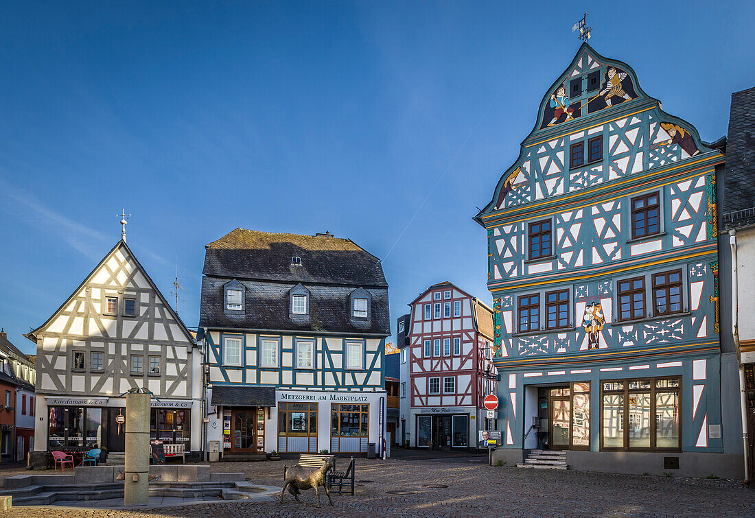 Fachwerkhäuser am Marktplatz von Bad Camberg, Hessen, Deutschland