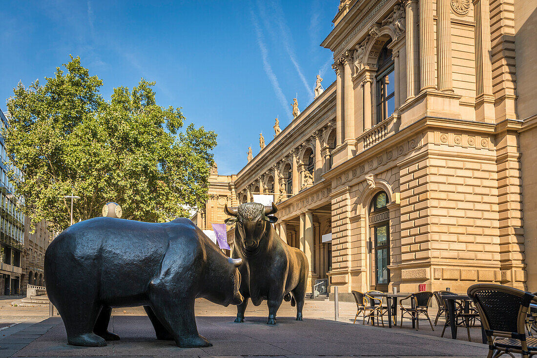 Bulle und Bär am Börsenplatz vor der Frankfurter Börse, Frankfurt, Hessen, Deutschland