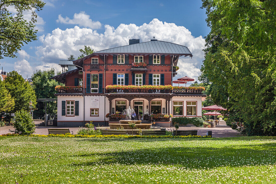 Villa Borgnis im Kurpark von Königstein, Wetterau, Hessen, Deutschland