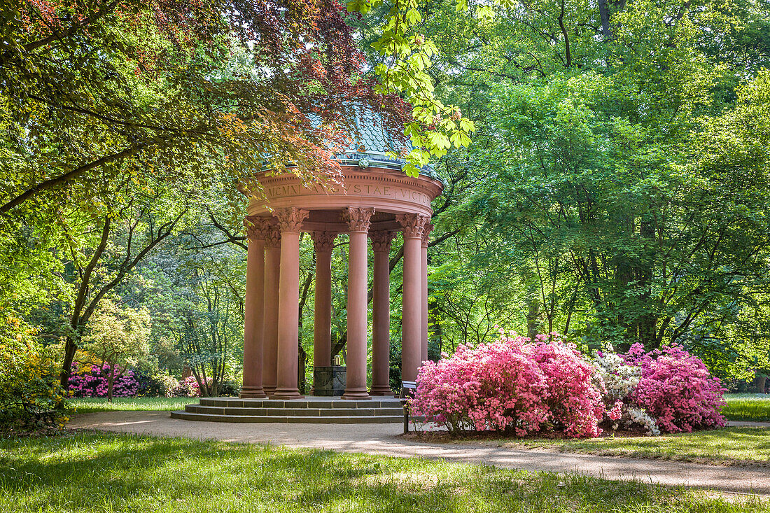 Auguste-Viktoria fountain in the spa gardens of Bad Homburg, Taunus, Hesse, Germany