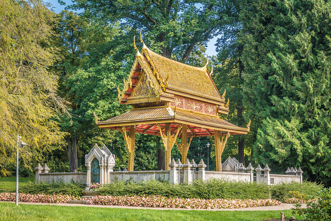 Siamesischer Tempel Thai-Sala im Kurpark von Bad Homburg vor der Höhe, Taunus, Hessen, Deutschland