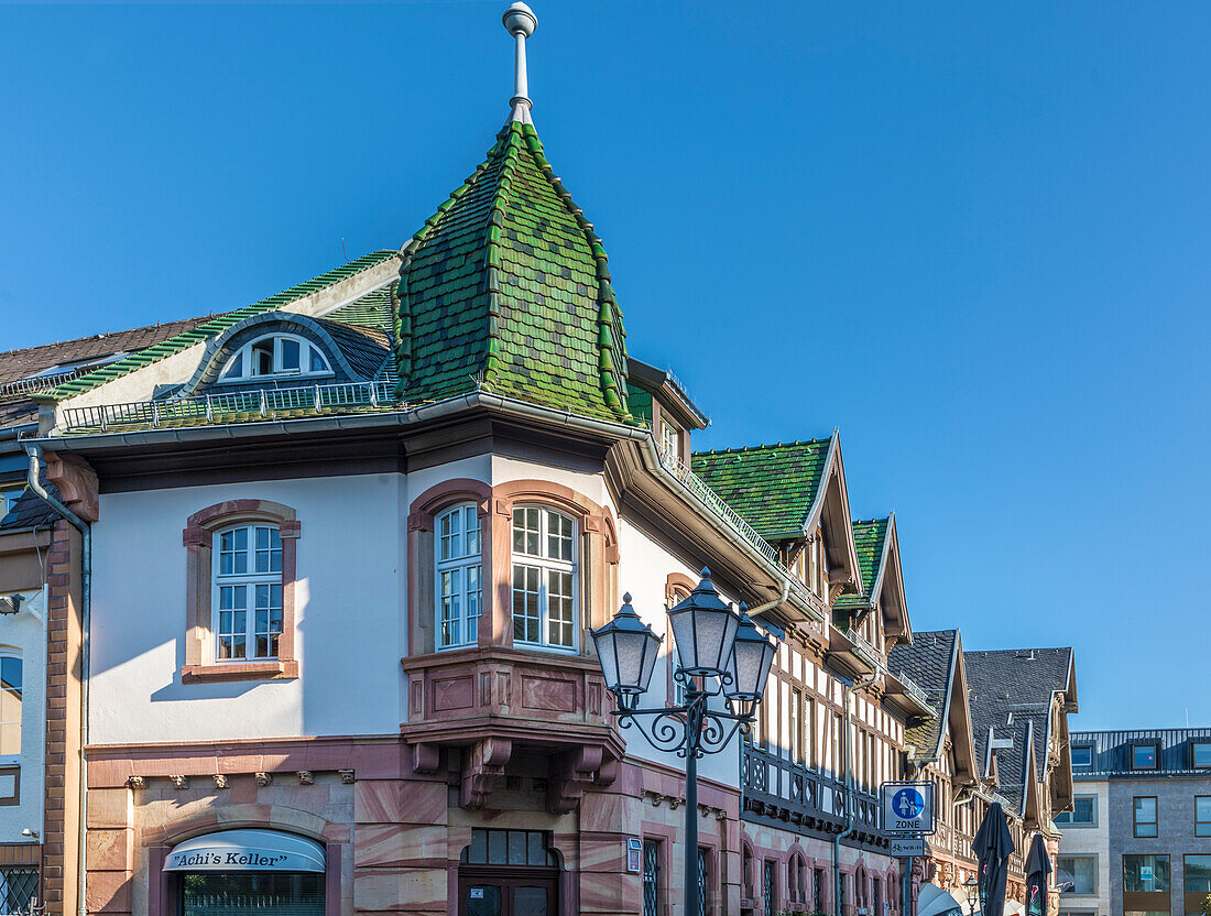 Historisches Haus von 1908 am Marktplatz von Bad Homburg vor der Höhe, Taunus, Hessen, Deutschland
