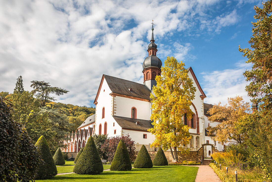 Zisterzienserkloster Eberbach bei Kiedrich, Rheingau, Hessen, Deutschland