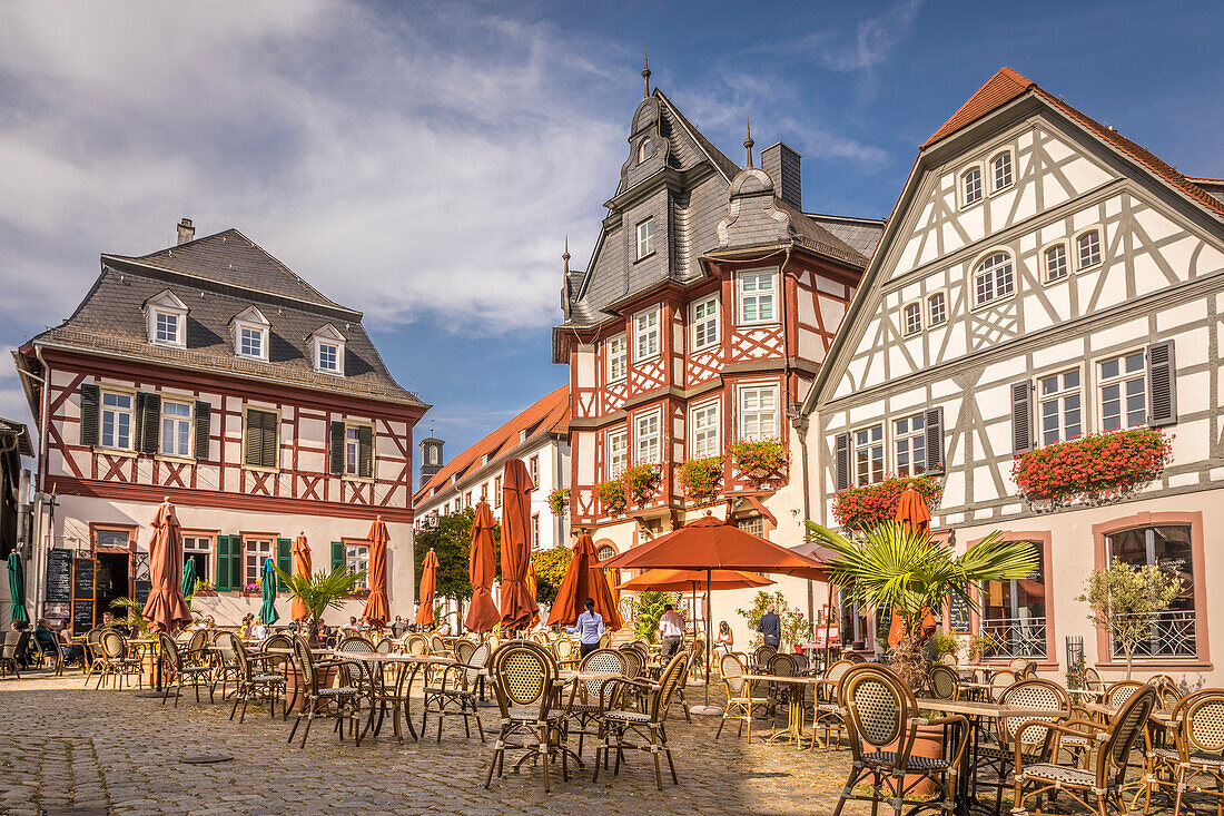 Marienbrunnen and historic half-timbered houses on the market square of Heppenheim, southern Hesse, Hesse, Germany
