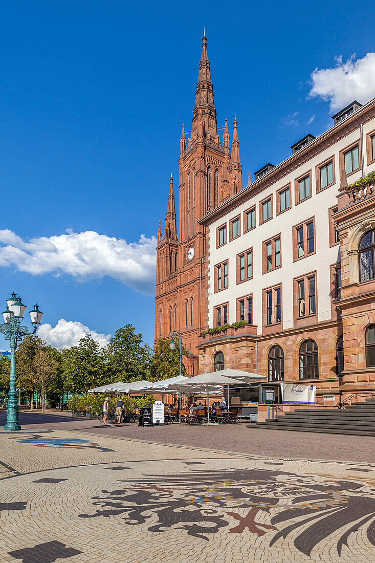 Marktkirche und neues Rathaus am Schlossplatz, Wiesbaden, Hessen, Deutschland