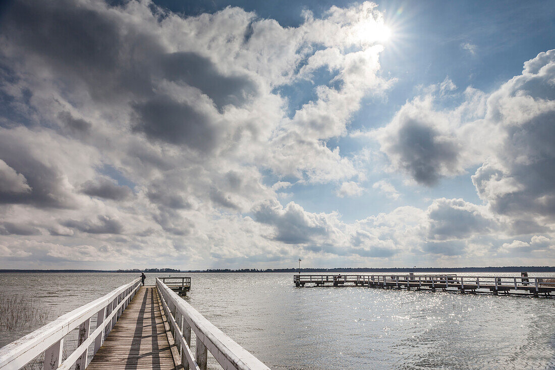 Landungssteg in Wieck am Darß, Mecklenburg-Vorpommern, Norddeutschland, Deutschland