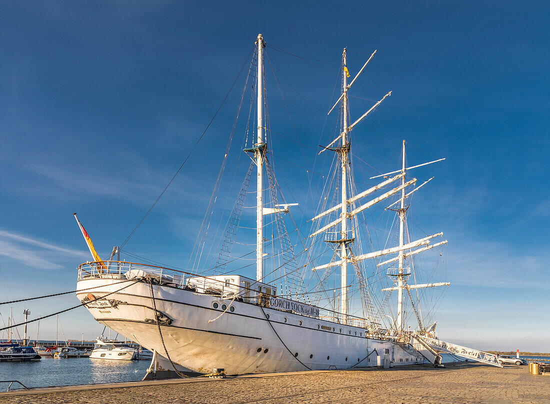 Museumsschiff Gorch Fock im Hafen von Stralsund, Mecklenburg-Vorpommern, Norddeutschland, Deutschland