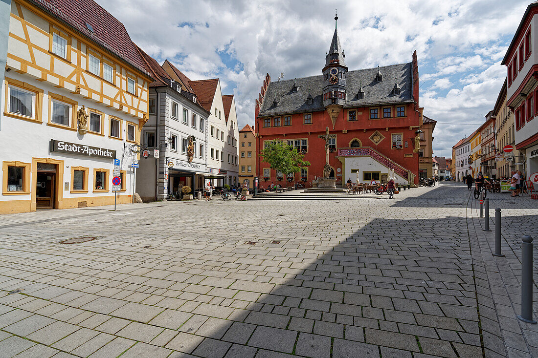 Das Neue Rathaus in der historische Altstadt von Ochsenfurt am Main, Landkreis Würzburg, Unterfranken, Franken, Bayern, Deutschland
