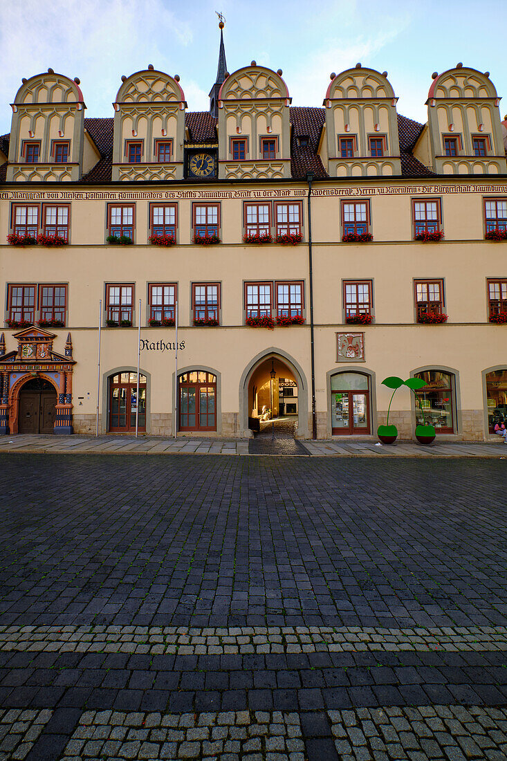 Das Renaissance-Rathaus am Marktplatz in Naumburg/Saale an der Straße der Romanik, Burgenlandkreis, Sachsen-Anhalt, Deutschland\n