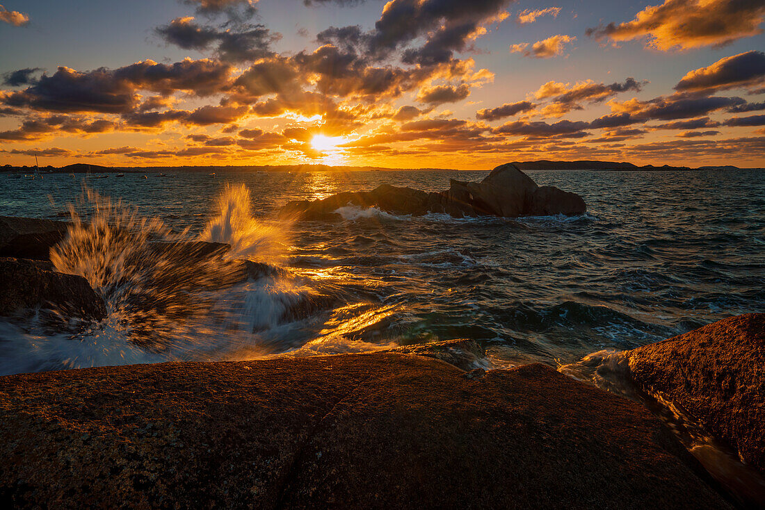 Evening mood on the Breton coast, Brittany, France, Europe