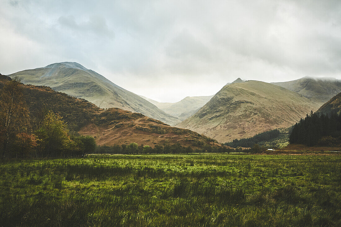 Berge von Glen Navis. Landschaft im Herbst, Highlands, Schottland, Vereinigtes Königreich