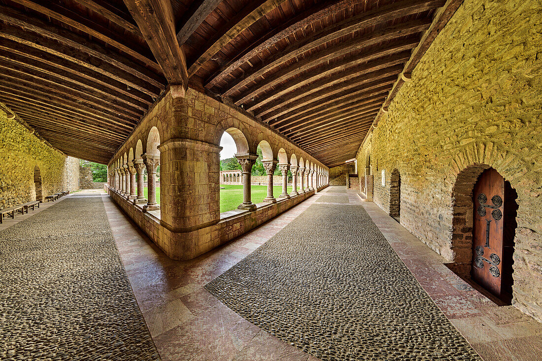 Romanischer Kreuzgang des Kloster Saint Michel de Cuxa, Abbaye Saint Michel de Cuxa, Prades, Pyrenäen, Frankreich