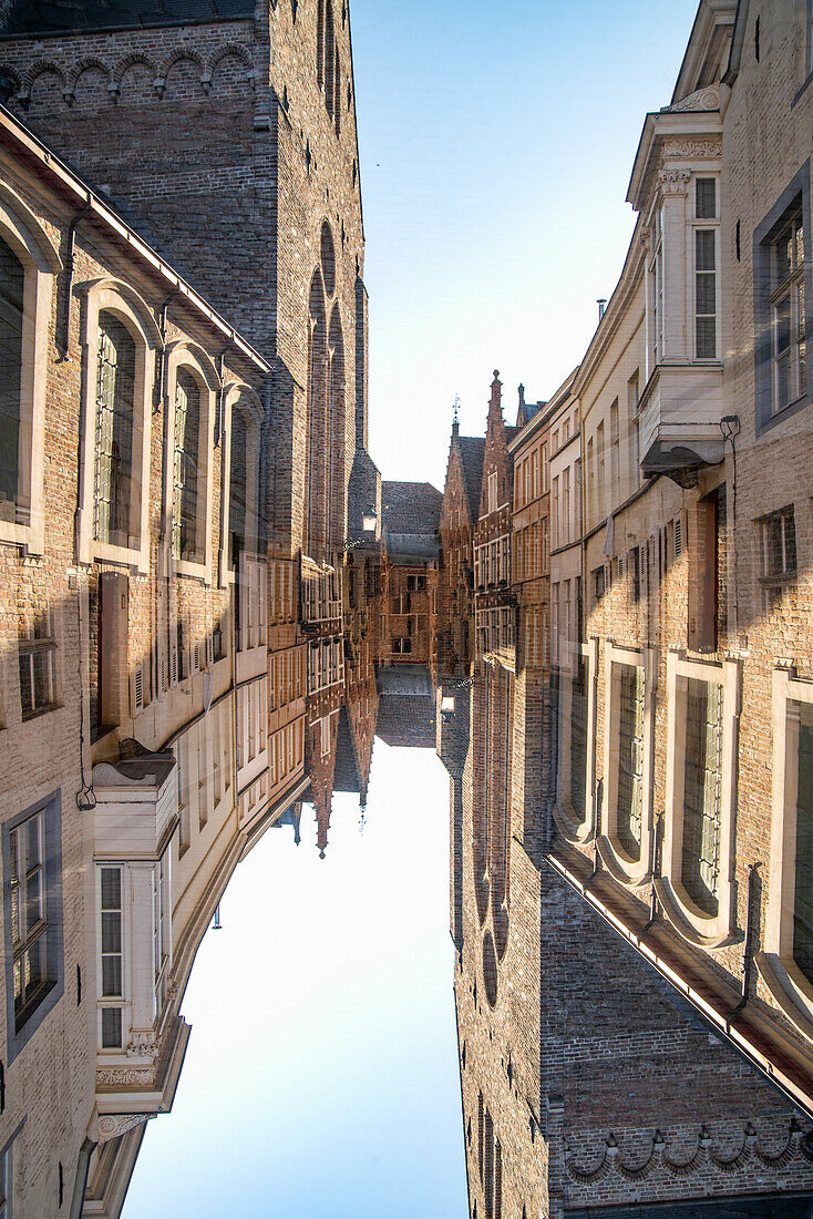 Doppelbelichtung einer der Brügger Straßen, Brügge, Belgien