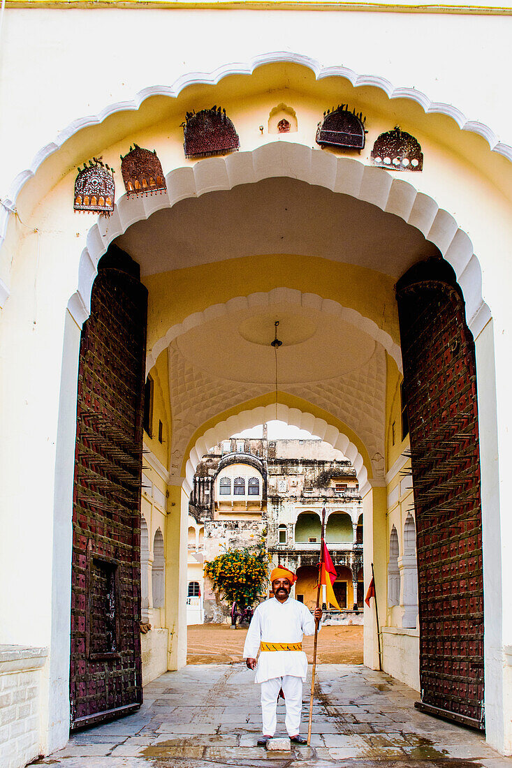 India, Radjastan, Mandawa, Maharadja palace entrance, today hotel entrance