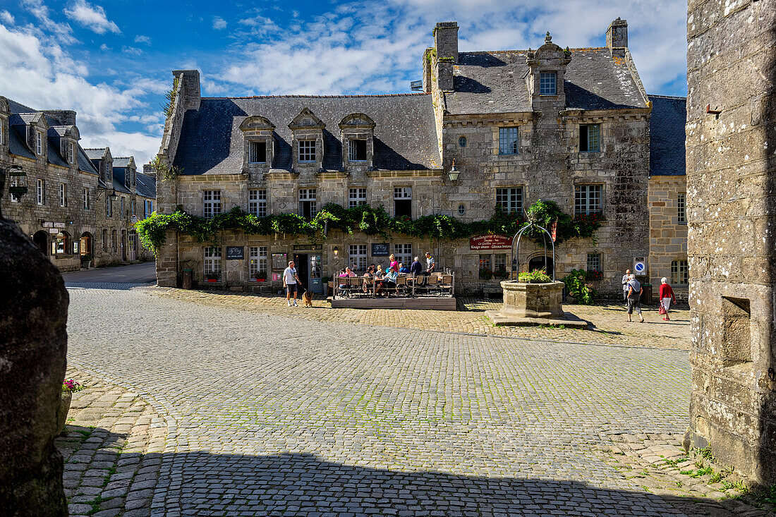 Spaziergang in Locronan, Finistère, Châteaulin, Bretagne, Frankreich