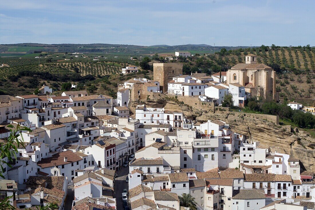 Setenil an der Straße der weißen Dörfer, Andalusien, Spanien