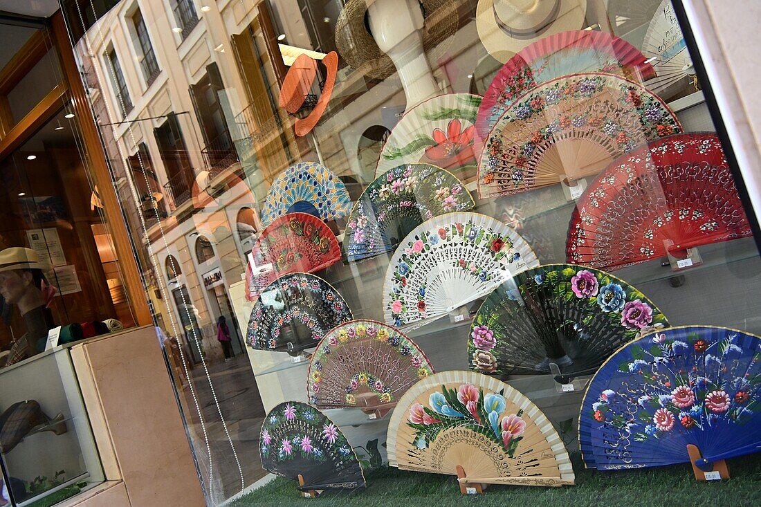 Schaufenster in der Altstadt, Fächer, Malaga, Andalusien, Spanien