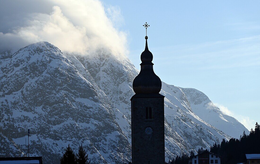 In Lech am Arlberg, Winter in Vorarlberg, Österreich