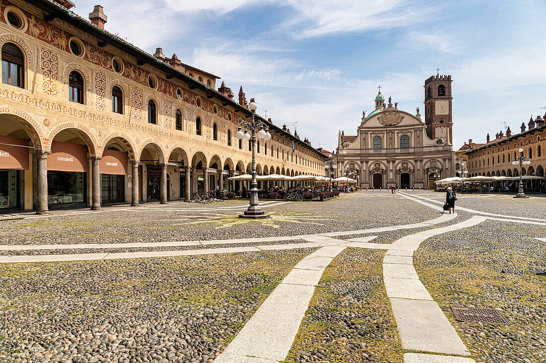 Piazza ducale, Herzogsplatz, Vigevano, Provinz Pavia, Lombardei, Italien