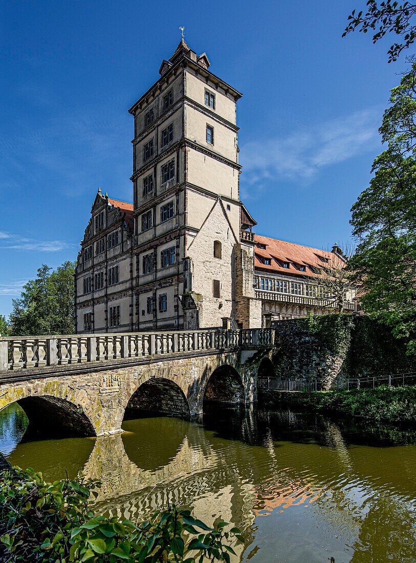 Schloss Brake, Wasserschloss an der Bega im Stil der Weserrenaissance, Lemgo, Nordrhein-Westfalen, Deutschland