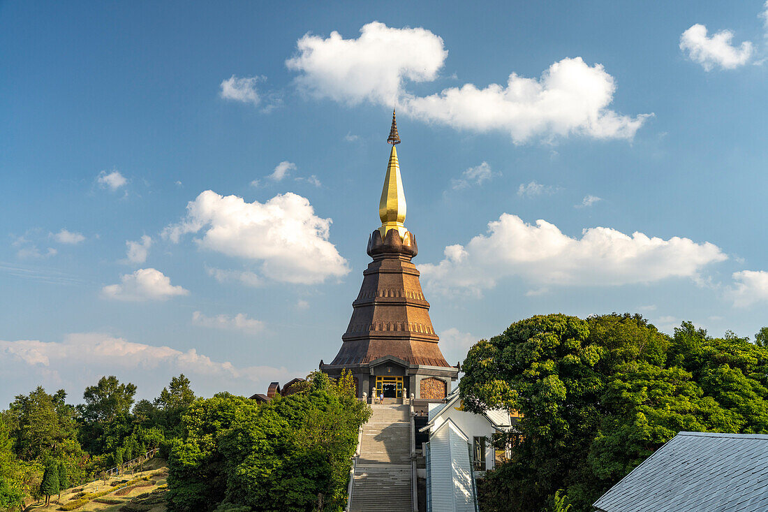 Chedi of the Phra Maha Dathu Nabha Metaneedol and Nabhapol Bhumisiri Royal Pagodas in Doi Inthanon National Park near Chom Thong, Chiang Mai, Thailand, Asia