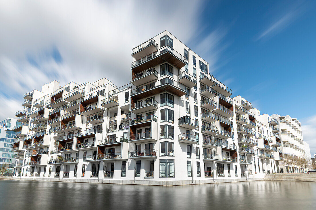 8 House, also called Big House, modern housing development designed by architecture firm Bjarke Ingels Group (BIG), Copenhagen, Denmark