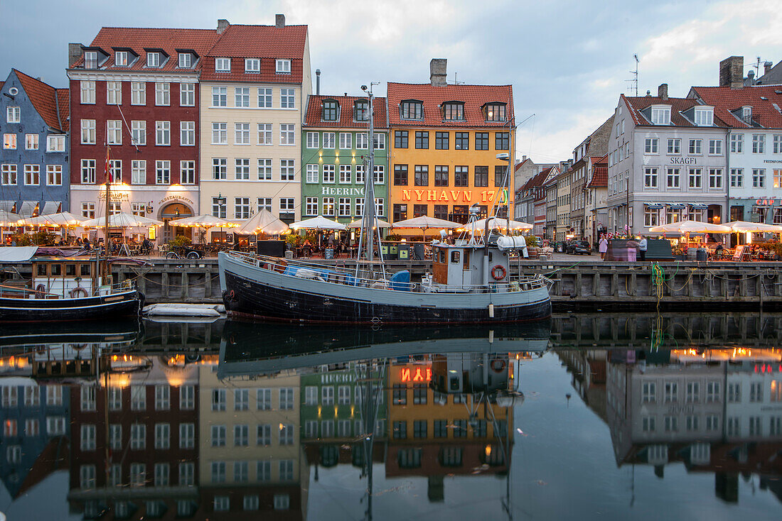 Farbenfrohe Häuser im Nyhavn, Kopenhagen, Dänemark
