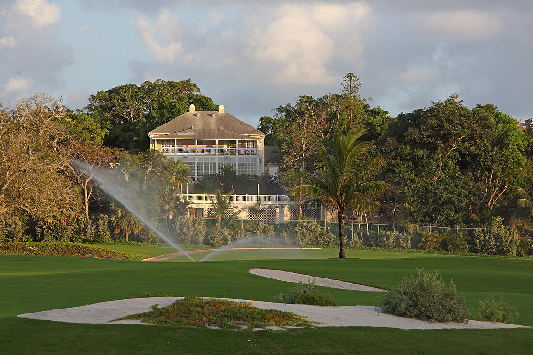 Golfclub und Luxusvilla an der West Bay Street, Nassau, Insel New Providence, The Bahamas